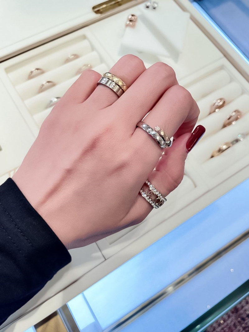 Ch**el rings